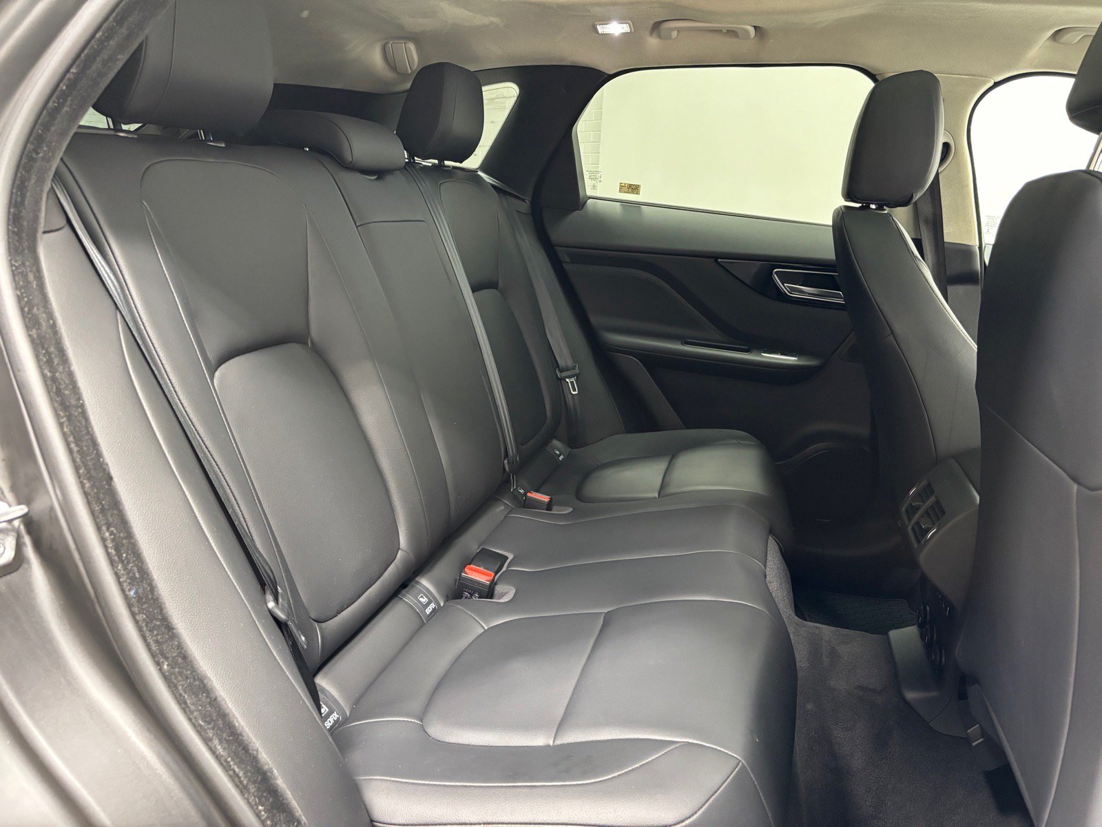 Used 2020 Jaguar F-PACE Premium AWD/4WD image 36