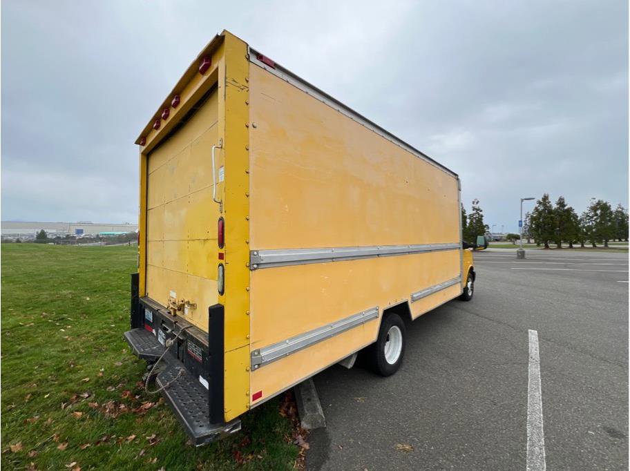 Used 2008 GMC Savana 3500 RWD image 7