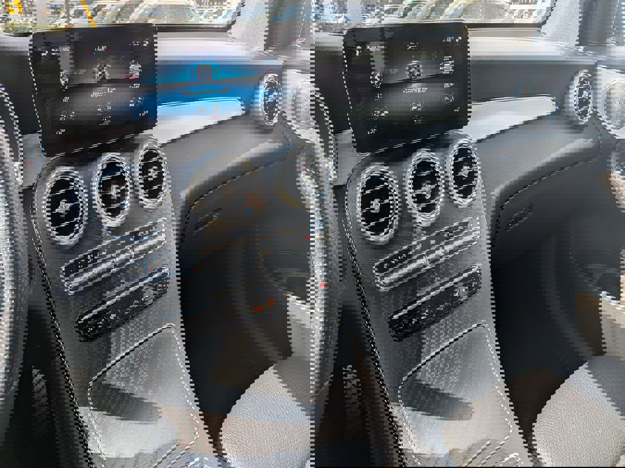 Used 2021 Mercedes-Benz GLC 300 image 23