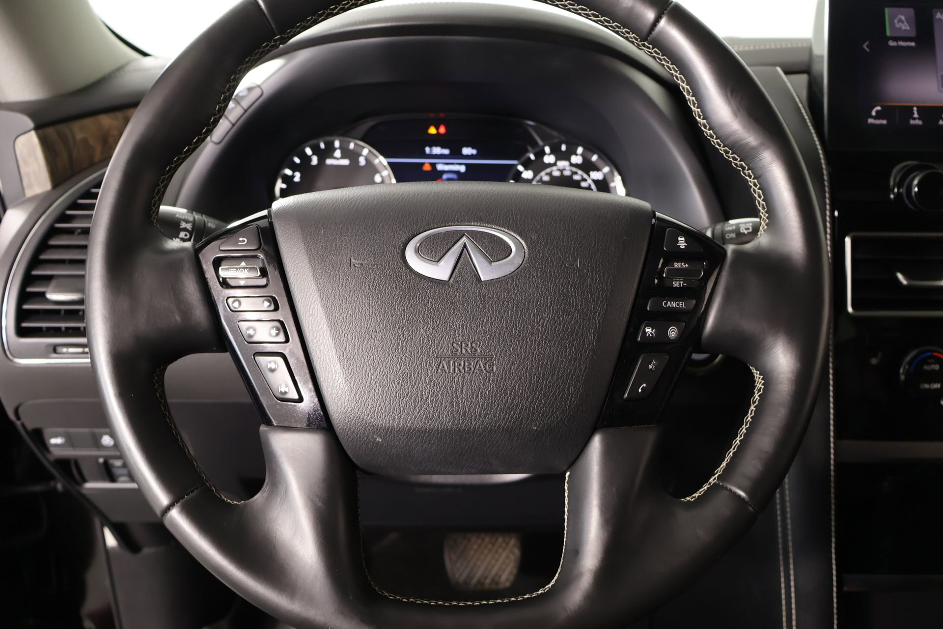 Used 2022 INFINITI QX80 Premium Select AWD/4WD image 3
