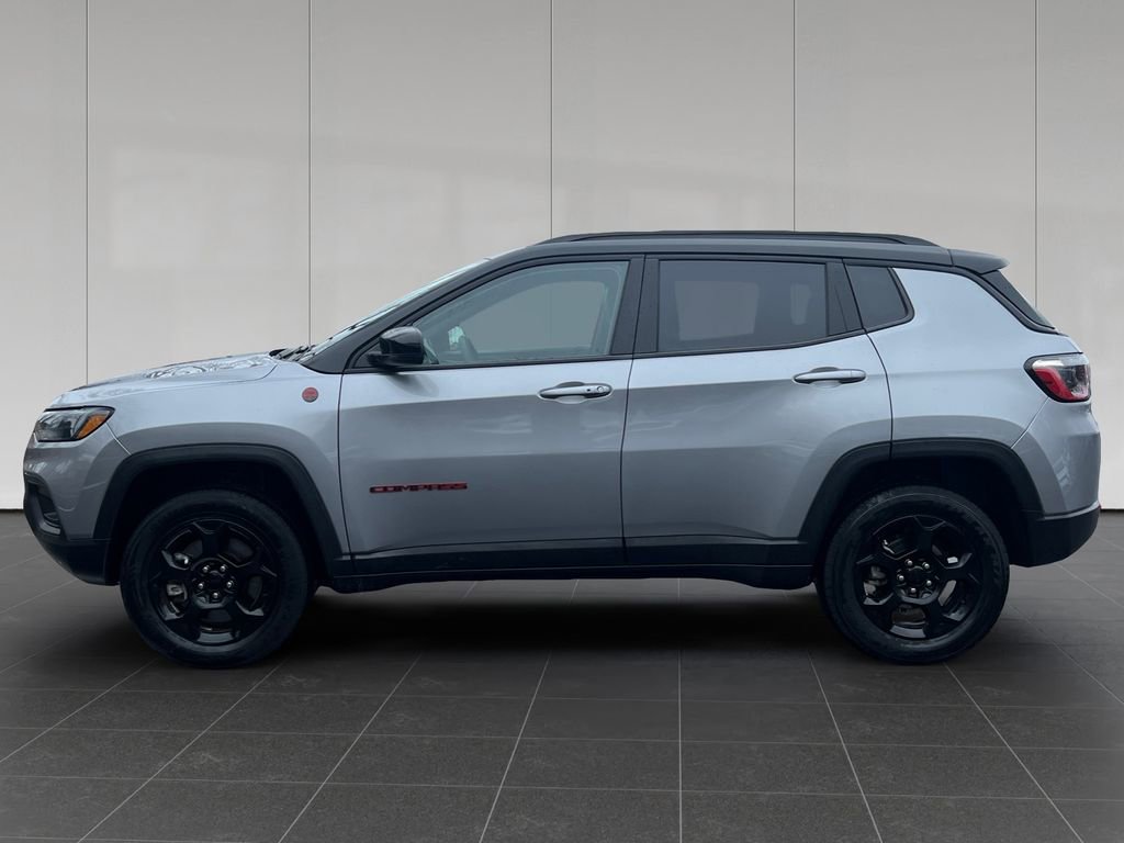 Used 2024 Jeep Compass Trailhawk image 2