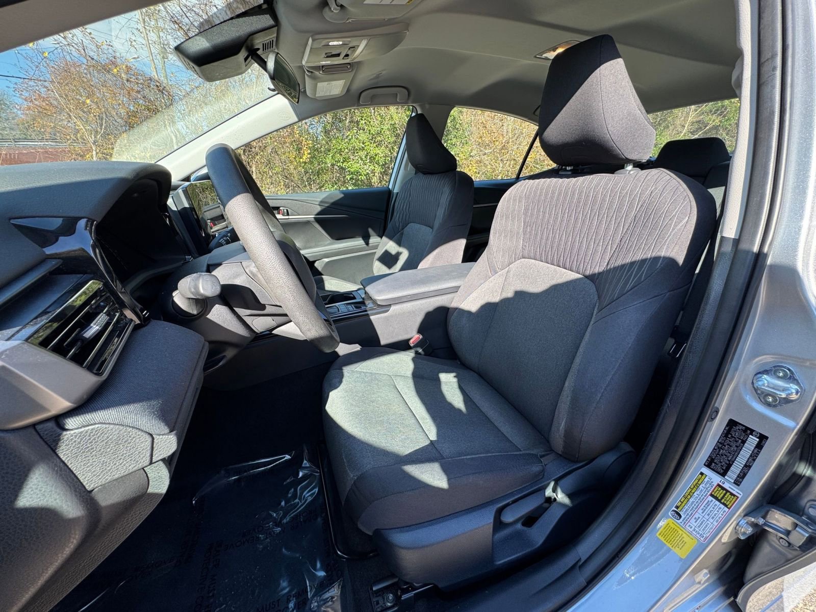 Used 2025 Toyota Camry LE image 31