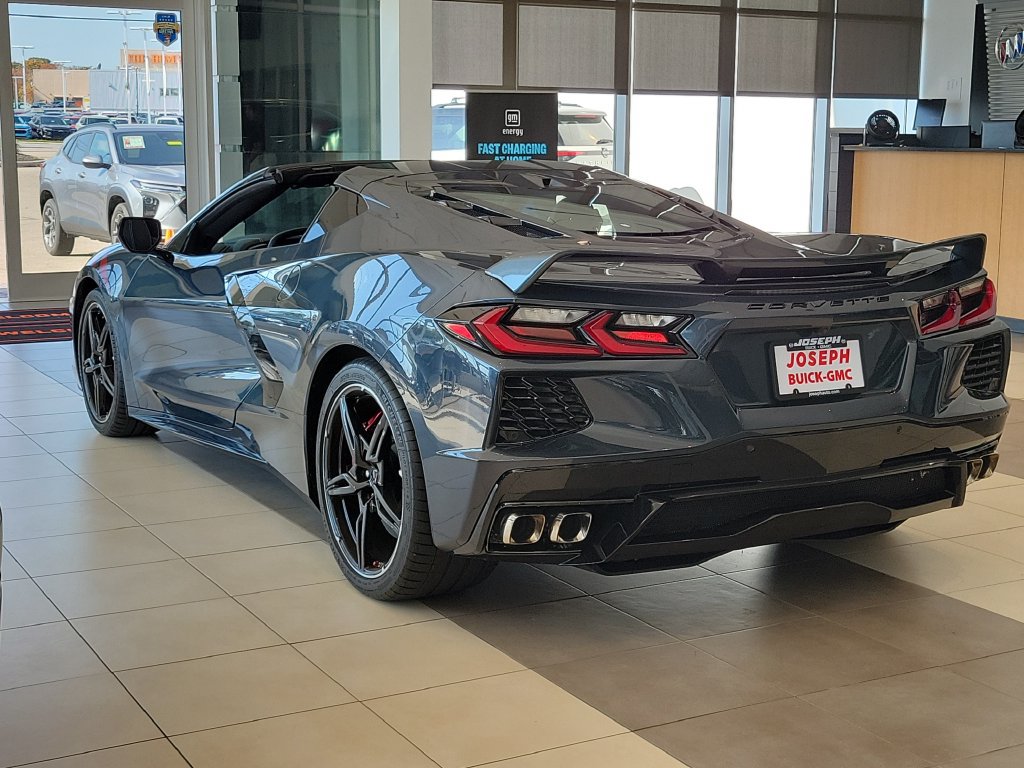 Used 2020 Chevrolet Corvette Stingray Preferred Cpe w/ 2LT Preferred Equipment Group RWD image 3