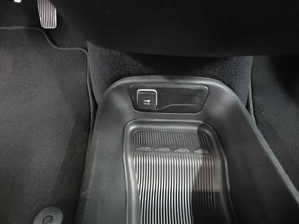 Used 2024 Chrysler Pacifica Limited FWD image 40