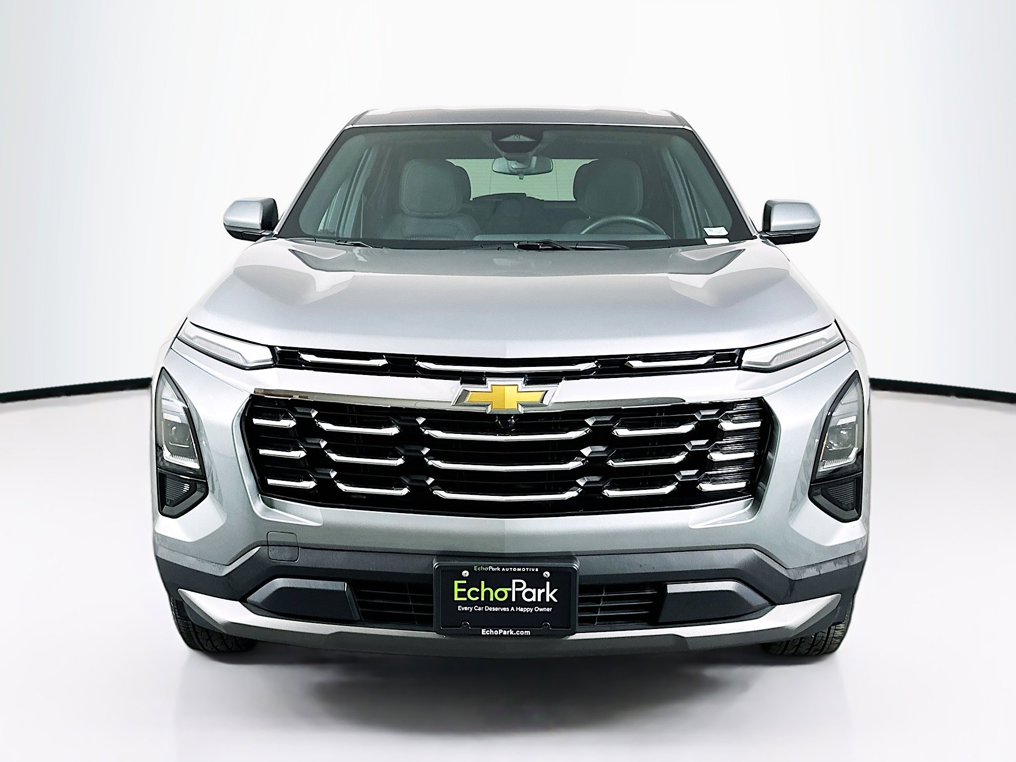 Used 2025 Chevrolet Equinox LT FWD image 2