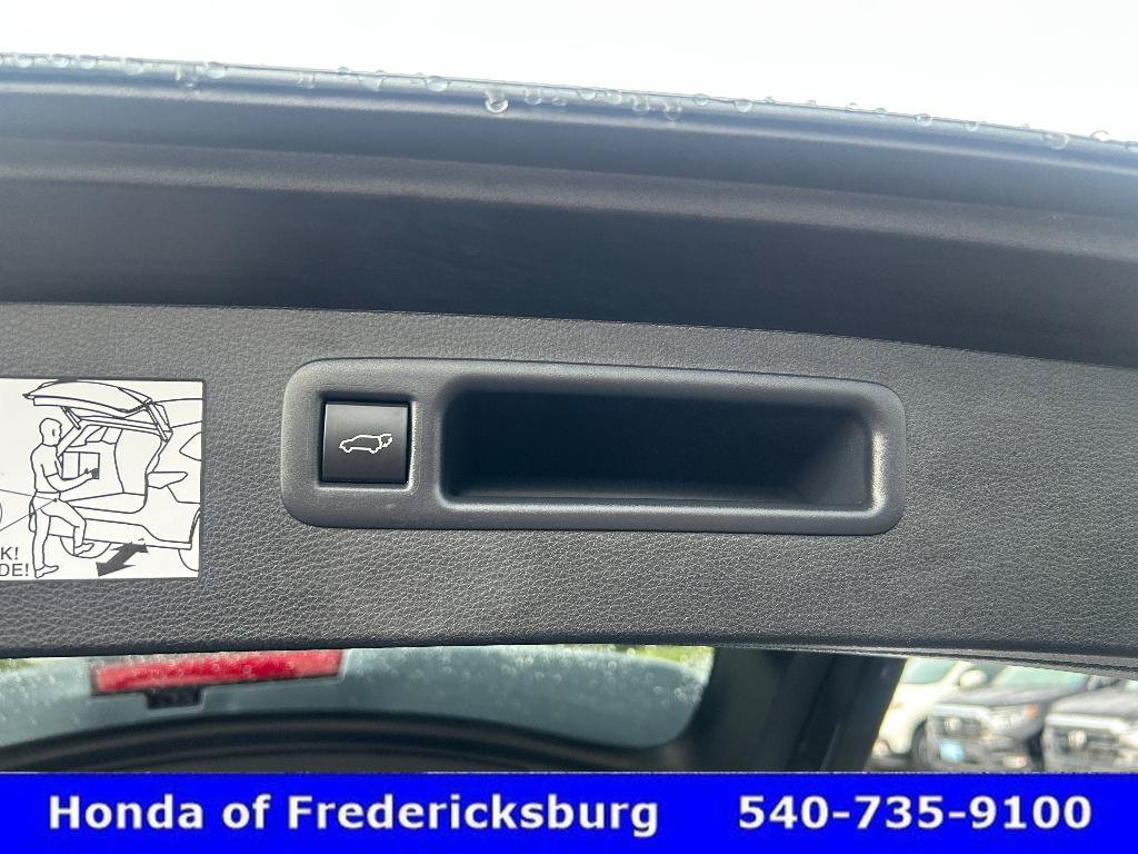 Used 2024 Toyota Highlander Limited AWD/4WD image 12
