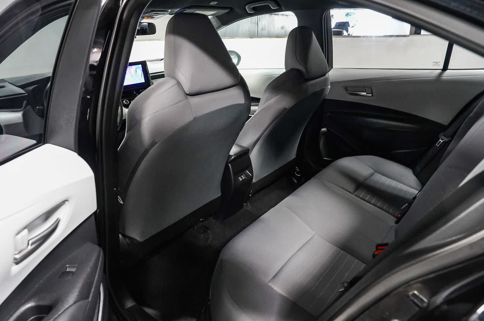 Certified 2025 Toyota Corolla SE FWD image 18
