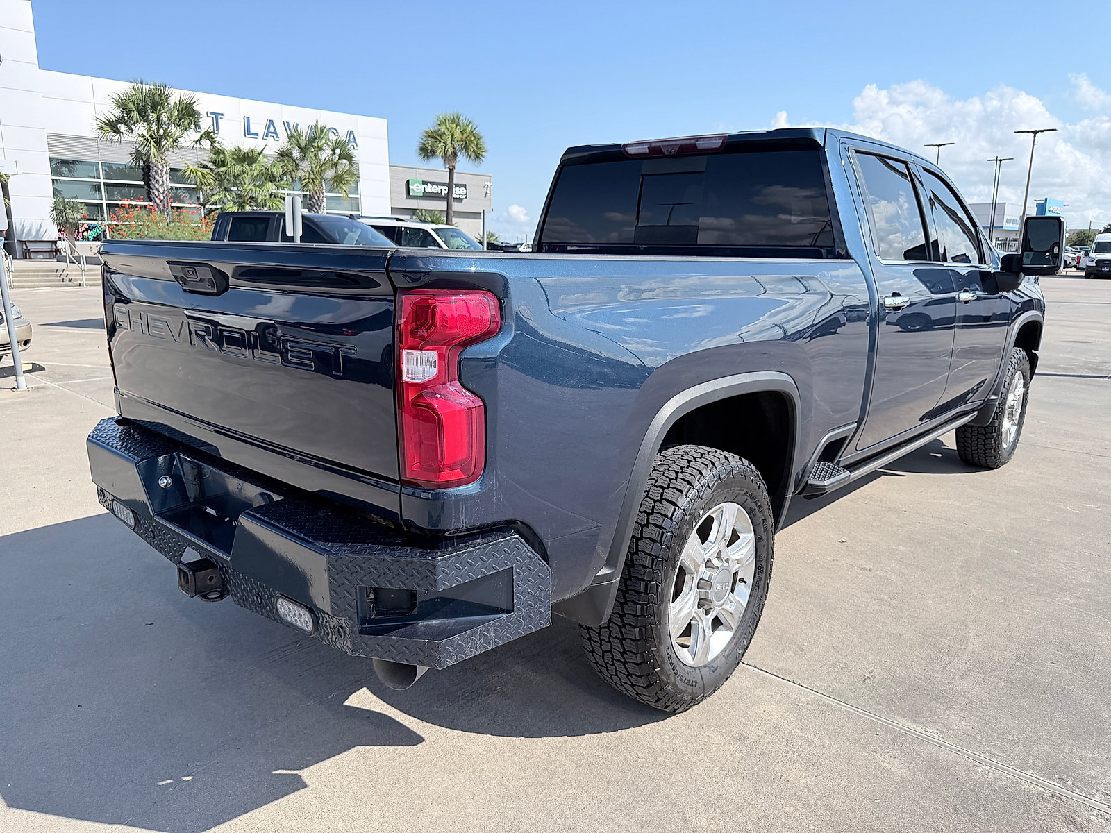 Used 2022 Chevrolet Silverado 2500 High Country w/ Technology Package AWD/4WD image 7