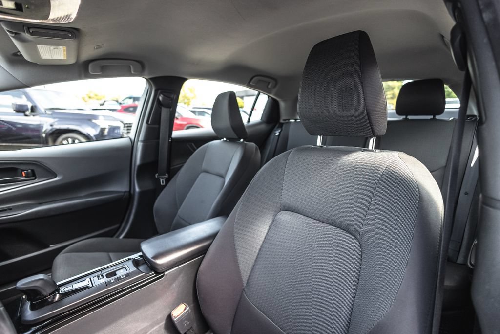 Used 2025 Toyota Prius LE FWD image 19