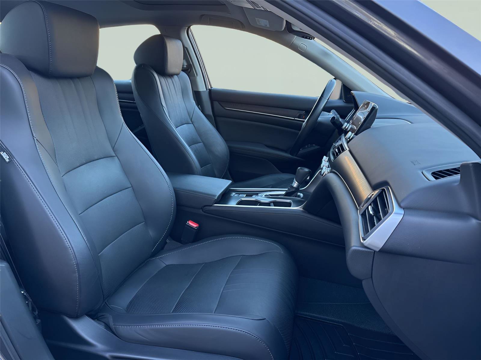 Used 2021 Honda Accord EX-L image 25