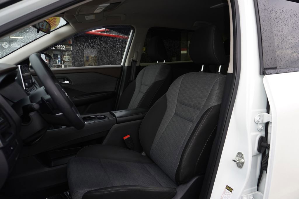 Used 2023 Nissan Rogue SV image 21