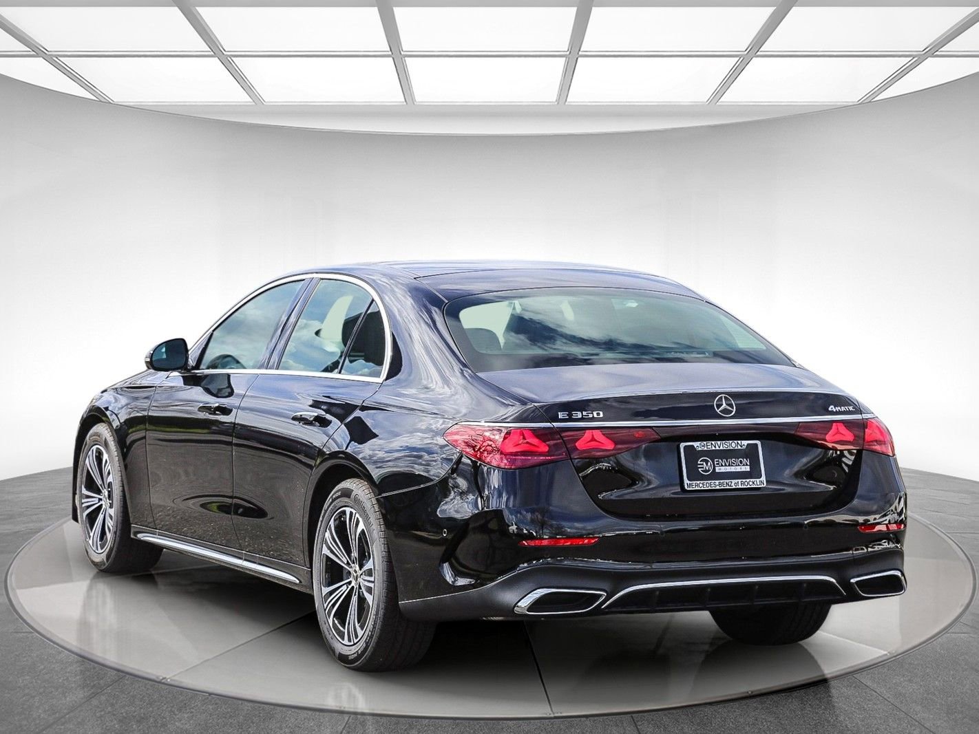 New 2024 Mercedes-Benz E 350 4MATIC Sedan image 4