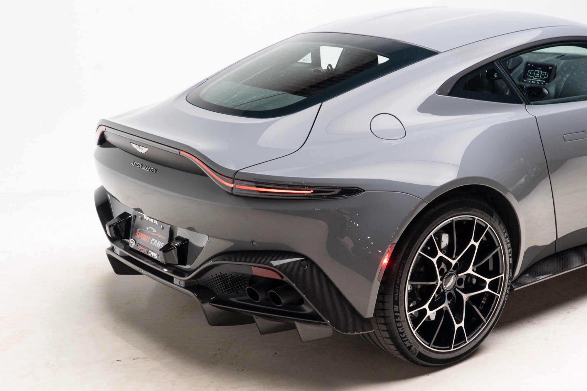Used 2020 Aston Martin V8 Vantage AMR RWD image 84