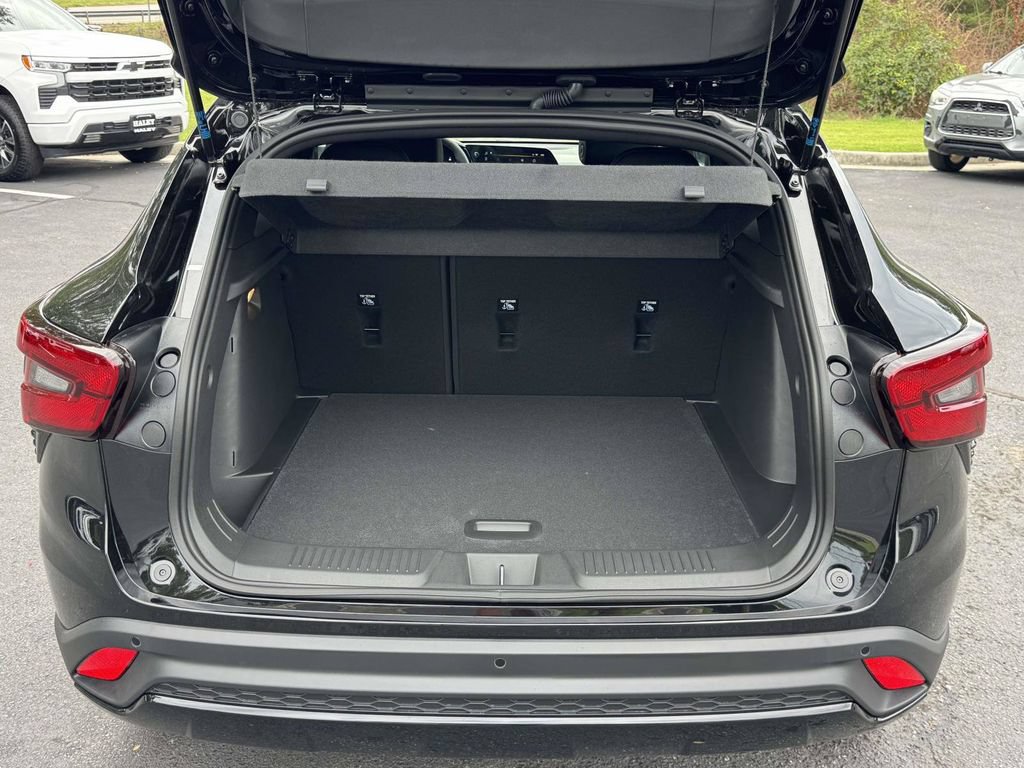 New 2026 Chevrolet Trax RS w/ Sunroof Package FWD image 16