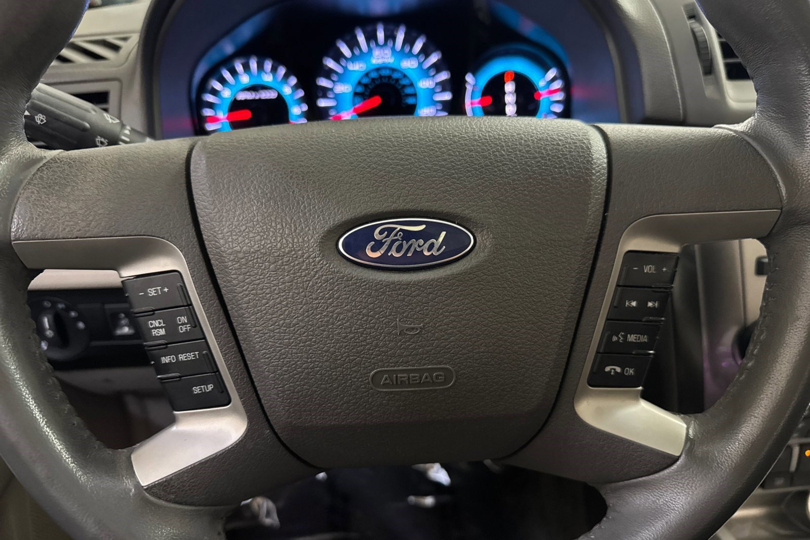 Used 2011 Ford Fusion SEL w/ 302A Rapid Spec Order Code FWD image 18