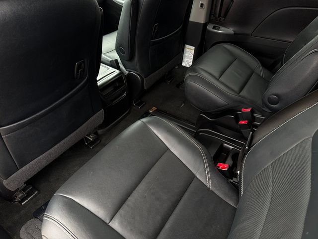 Used 2015 Toyota Sienna SE FWD image 10