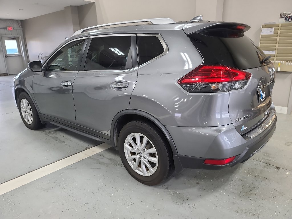 Used 2017 Nissan Rogue SV image 7