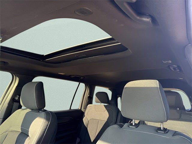 New 2025 Jeep Grand Cherokee L Laredo w/ Luxury Tech Group I image 22