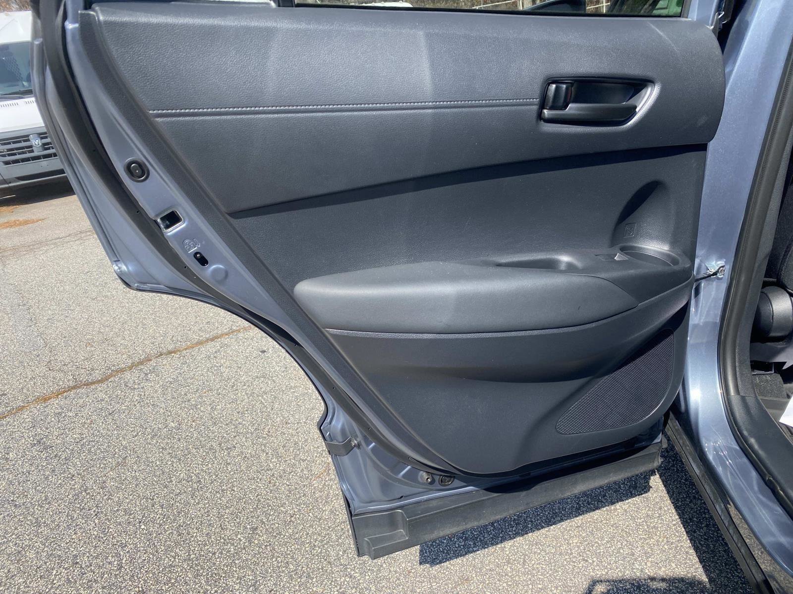 Used 2024 Toyota Corolla Cross SE image 17