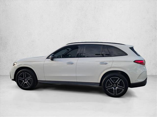 Used 2025 Mercedes-Benz GLC 300 4MATIC image 9