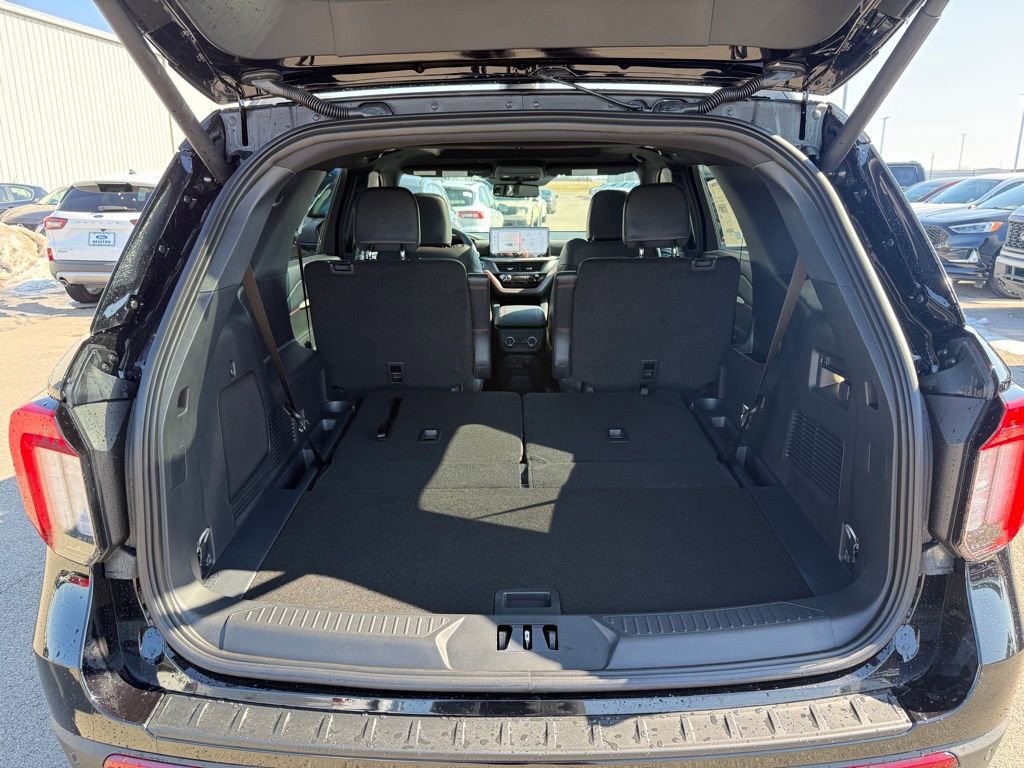 New 2026 Ford Explorer ST-Line w/ ST-Line Street Pack image 35