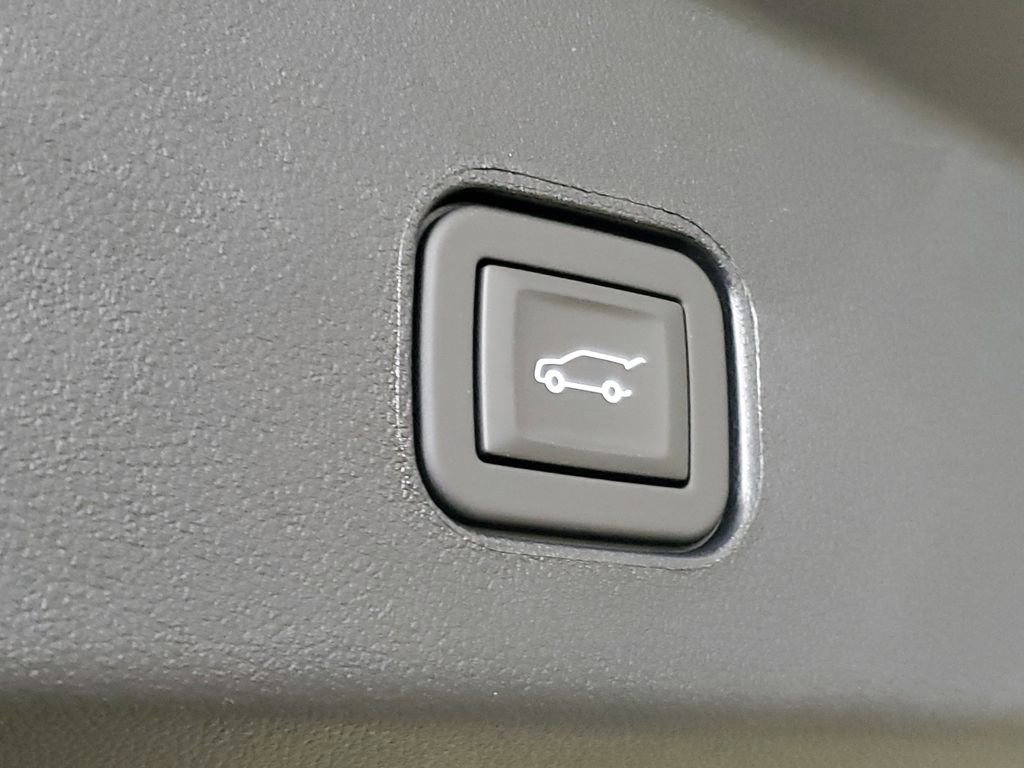 New 2026 Cadillac Lyriq Sport w/ LPO, ONYX Package AWD/4WD image 8