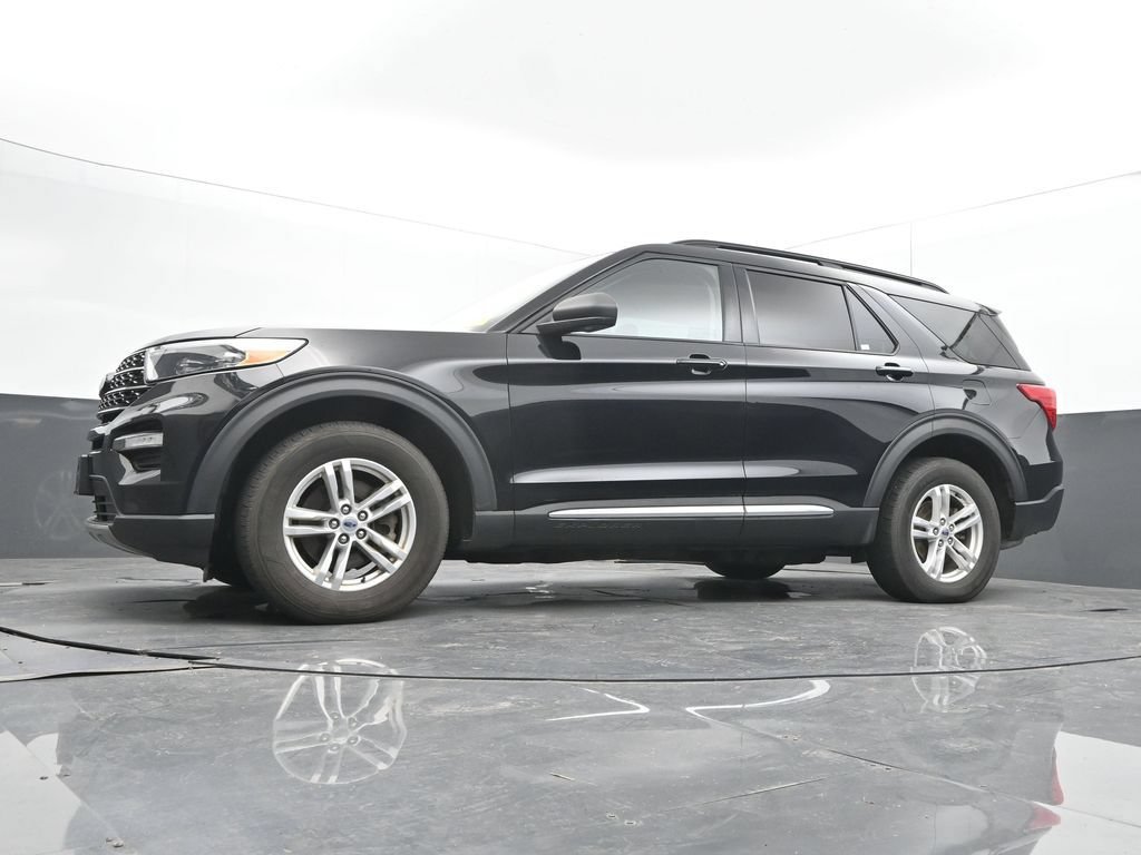 Used 2020 Ford Explorer XLT w/ Equipment Group 202A AWD/4WD image 43