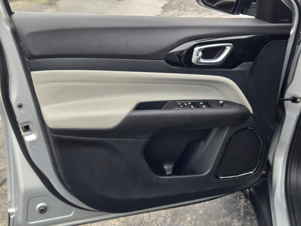 Used 2025 Jeep Compass Limited AWD/4WD image 20