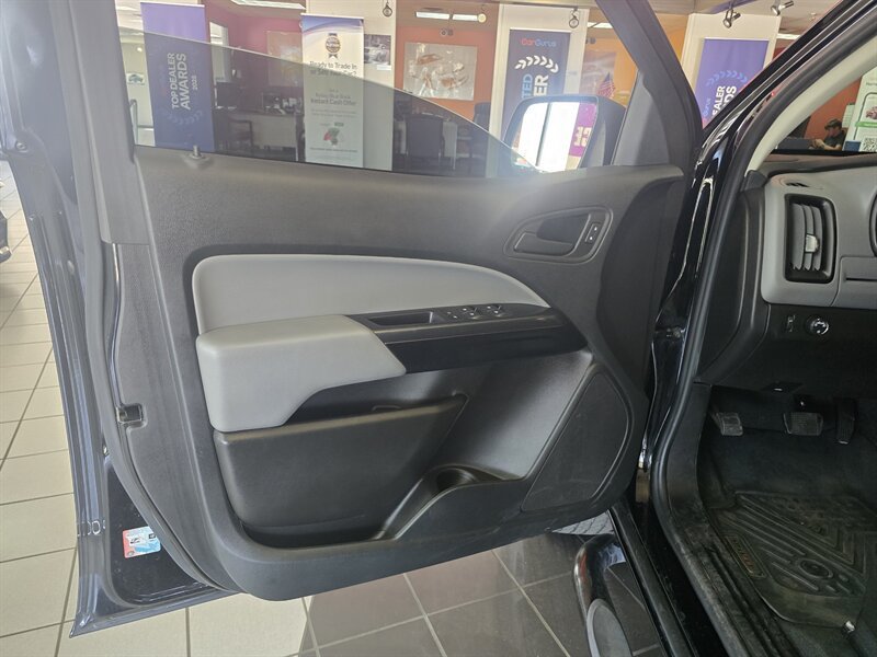 Used 2022 Chevrolet Colorado W/T w/ WT Convenience Package RWD image 7