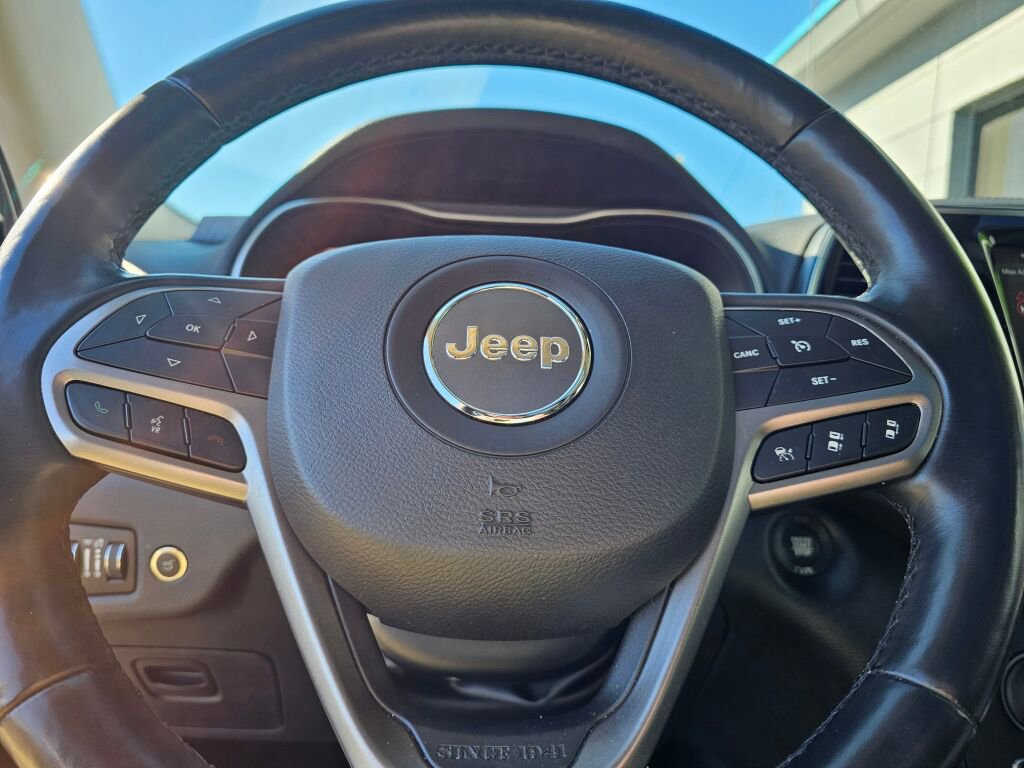 Used 2019 Jeep Cherokee Limited w/ Luxury Group image 28
