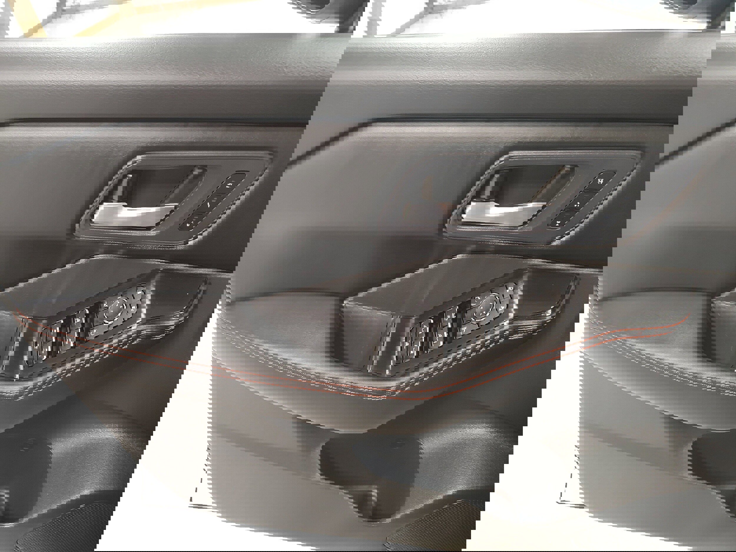 Used 2025 Nissan Rogue SV w/ Rock Creek Premium Package image 9