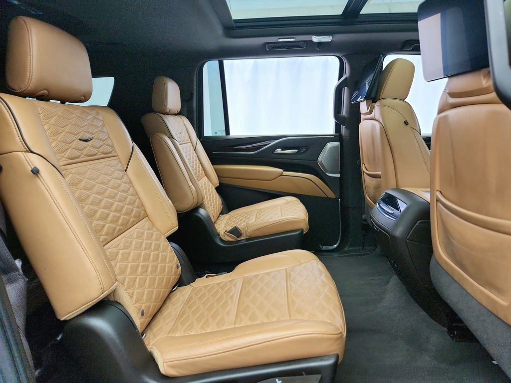 Used 2021 Cadillac Escalade ESV Sport w/ Driver Assist Tech Package AWD/4WD image 34