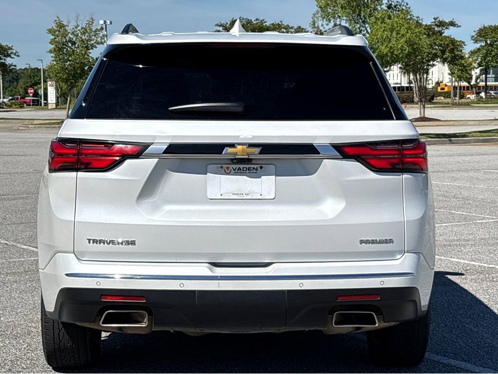 Used 2023 Chevrolet Traverse Premier FWD image 14