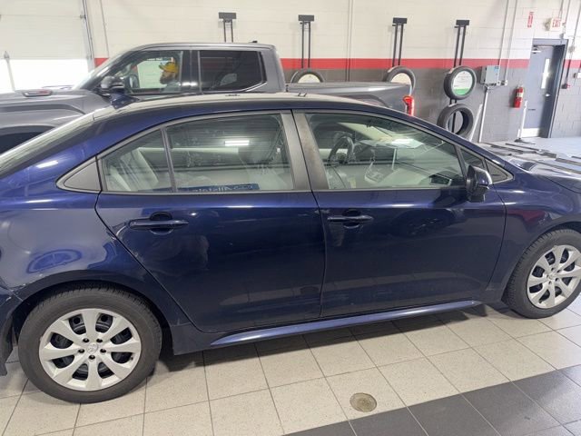 Used 2020 Toyota Corolla LE image 8