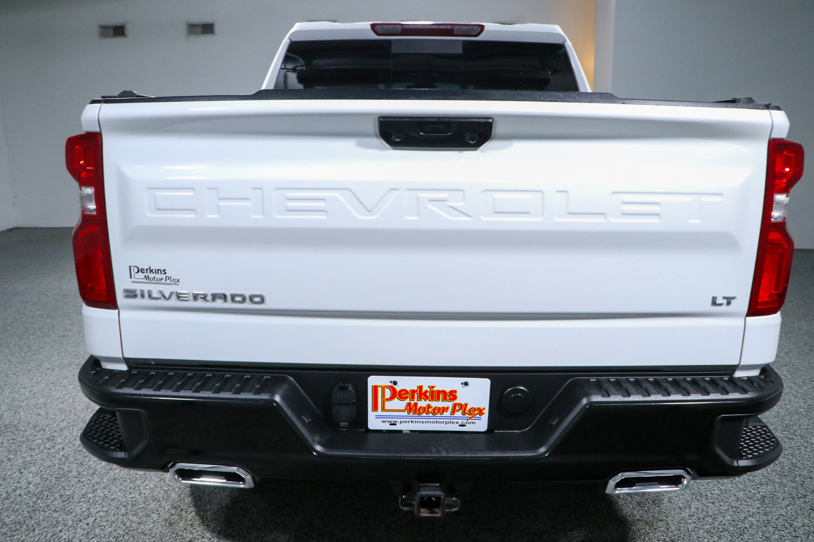 Used 2024 Chevrolet Silverado 1500 LT Trail Boss w/ Convenience Package II AWD/4WD image 8
