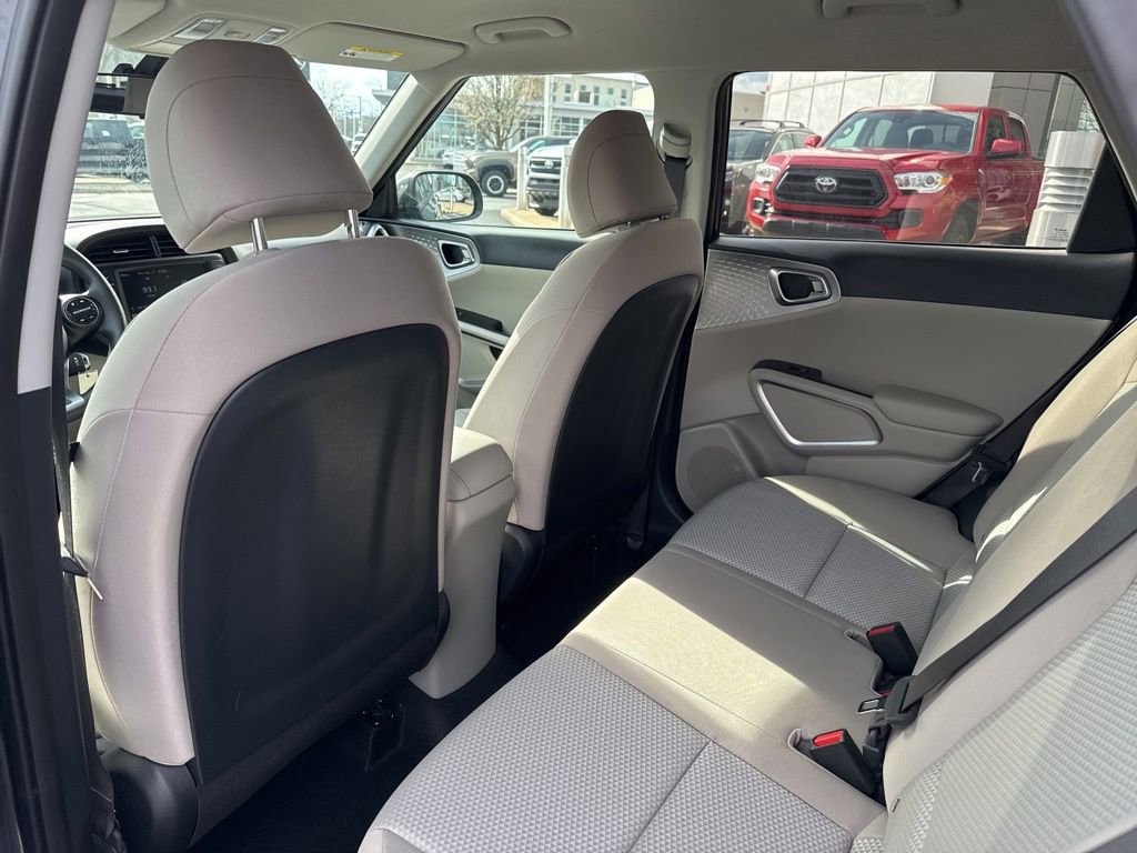 Used 2024 Kia Soul LX w/ Option Group 015 image 16
