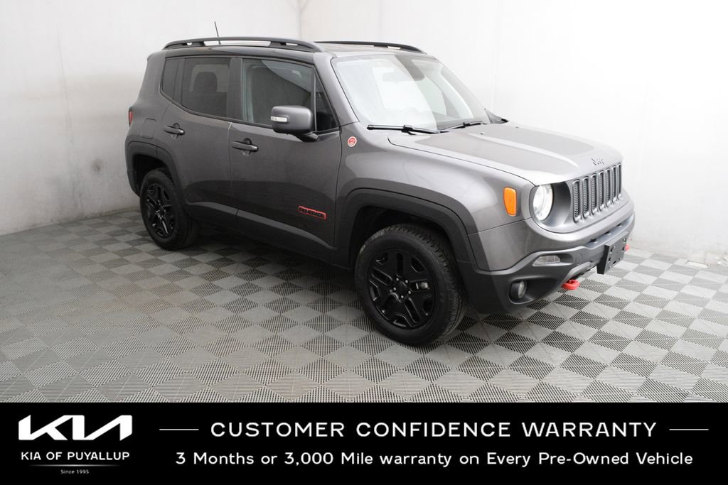 Used 2018 Jeep Renegade Trailhawk AWD/4WD image 3