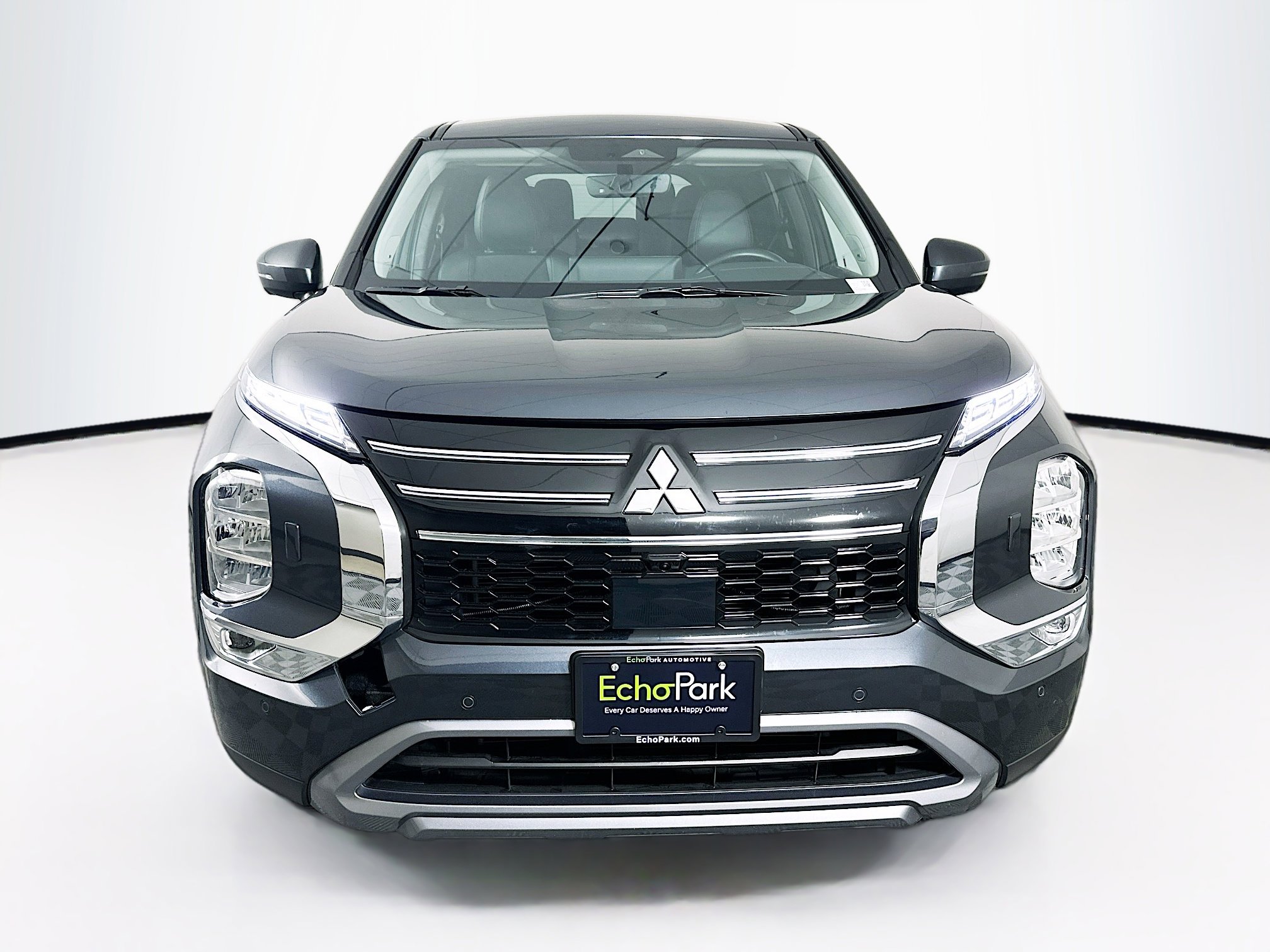 Used 2025 Mitsubishi Outlander SE AWD/4WD image 2