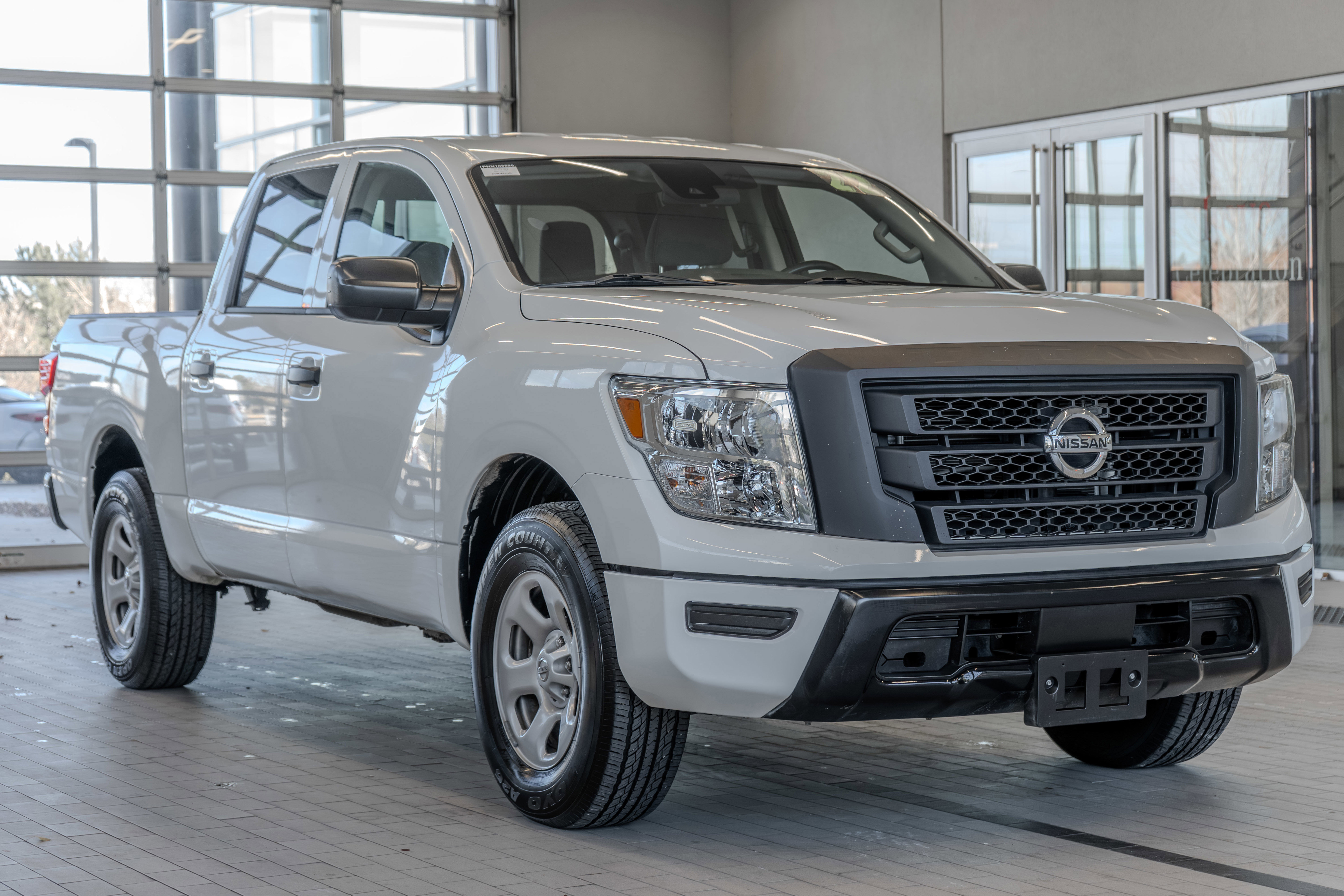 Used 2022 Nissan Titan S w/ S Utility Package image 20