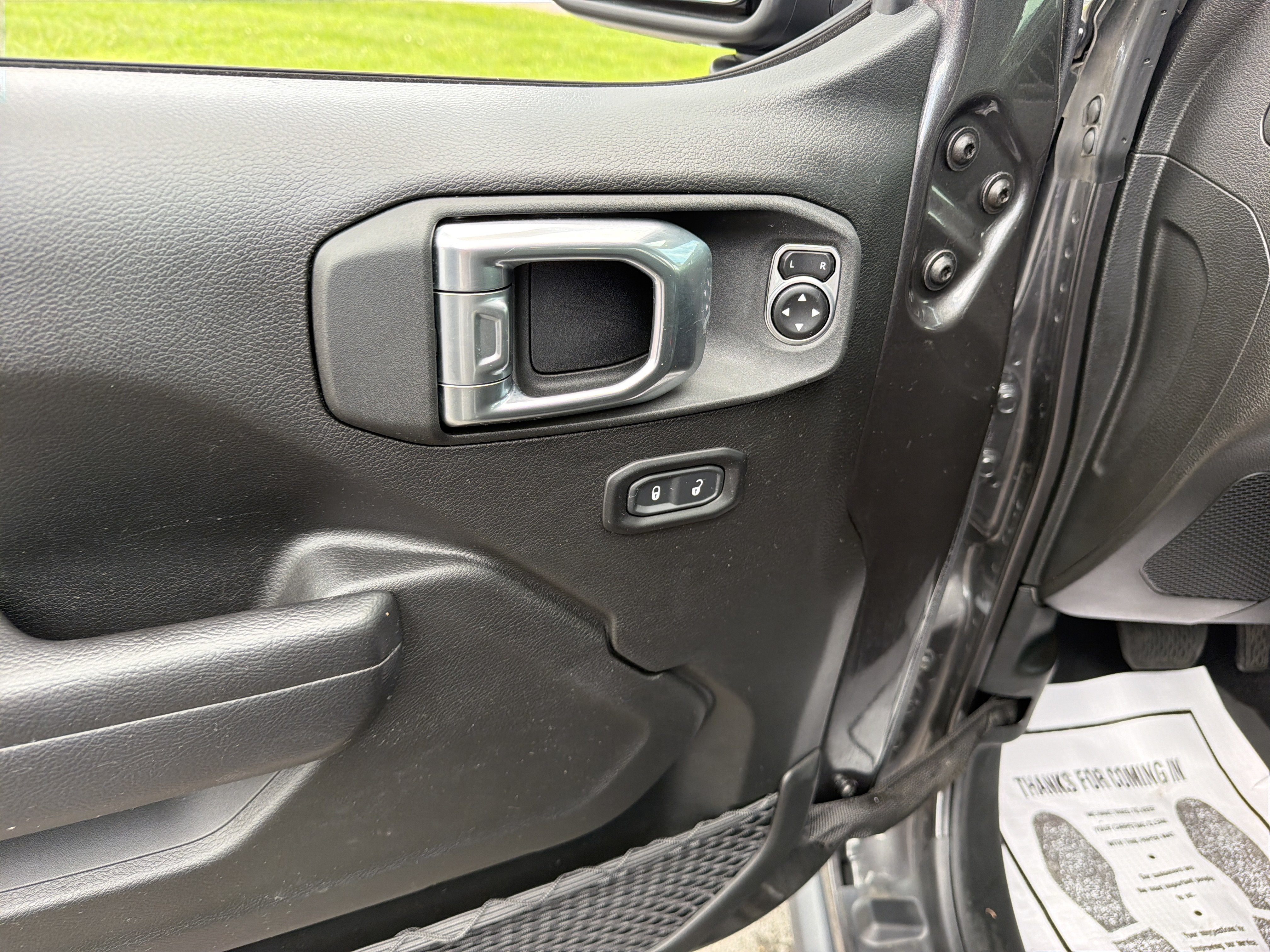 Used 2023 Jeep Gladiator Sport AWD/4WD image 16