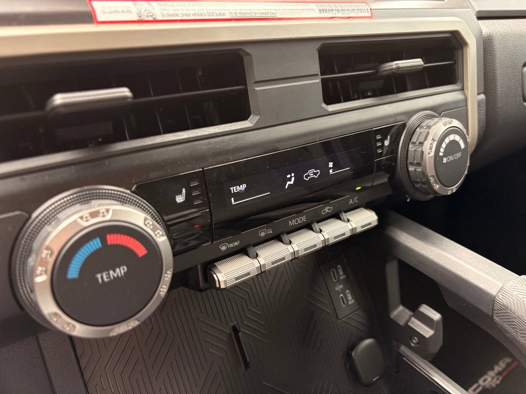 Used 2025 Toyota Tacoma SR5 AWD/4WD image 18