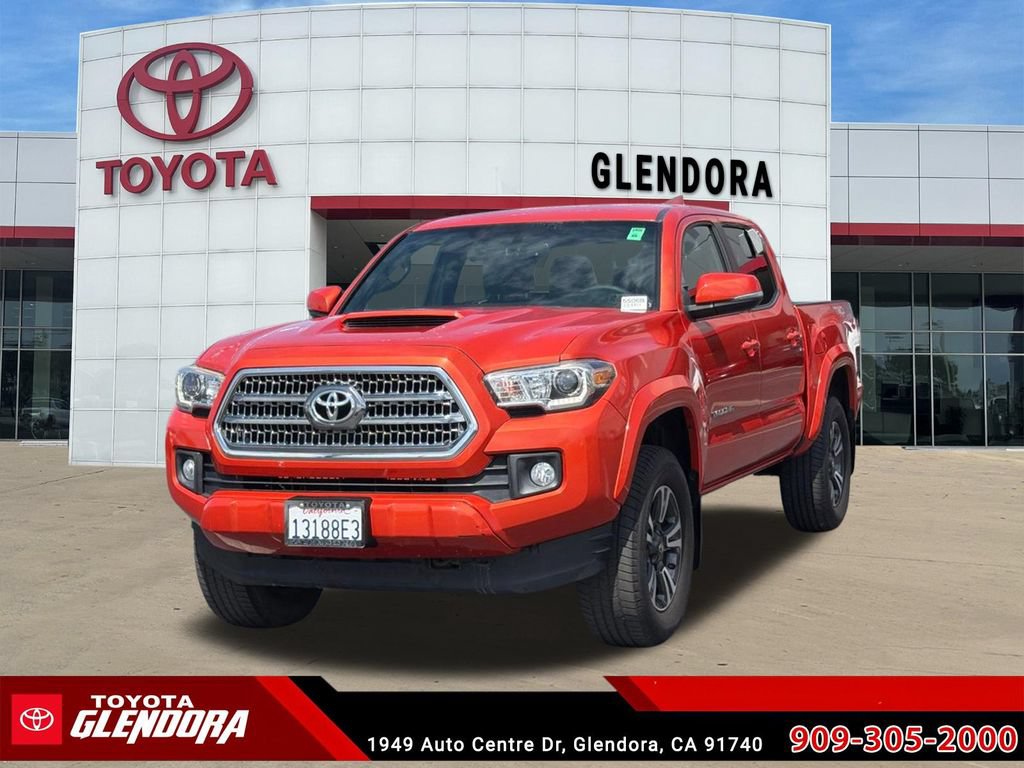 Used 2017 Toyota Tacoma TRD Sport w/ Tow Package (A/T) AWD/4WD image 4