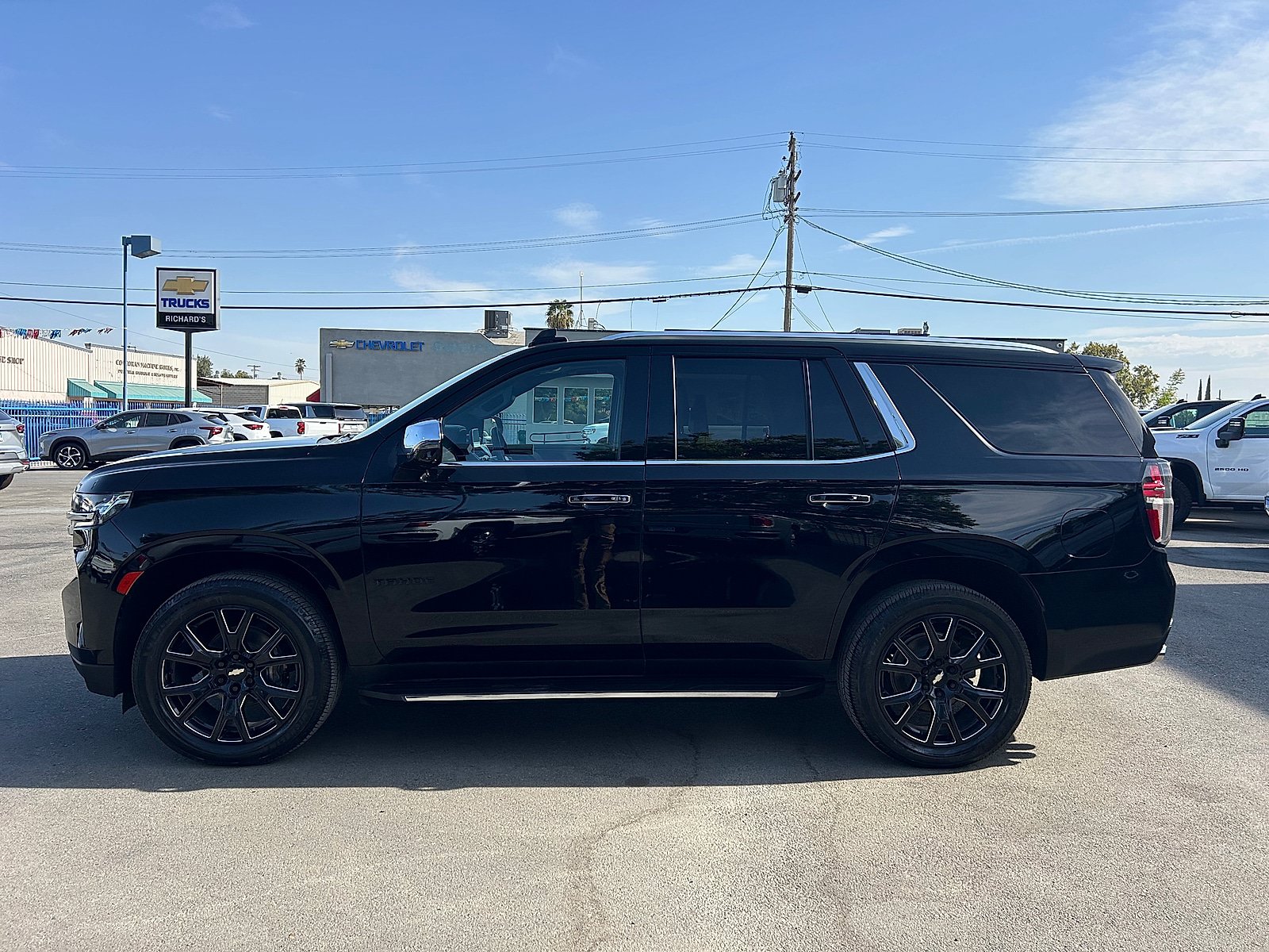 Used 2021 Chevrolet Tahoe Premier w/ Premium Package RWD image 6