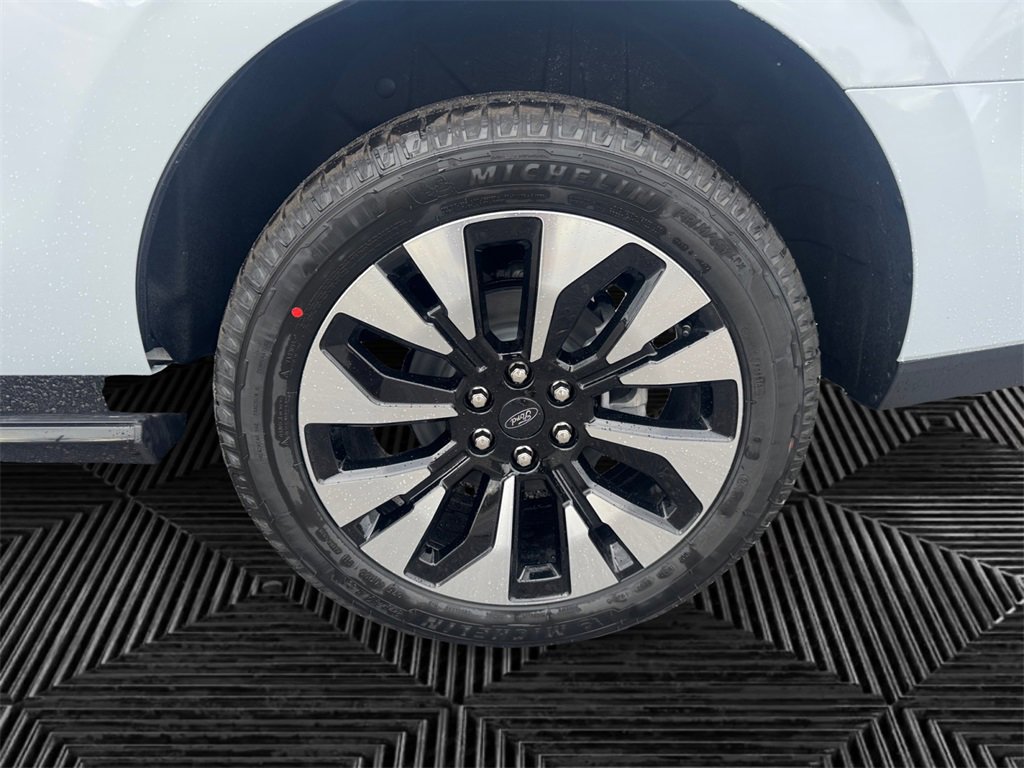 New 2026 Ford Expedition Platinum w/ Driver's Package image 14