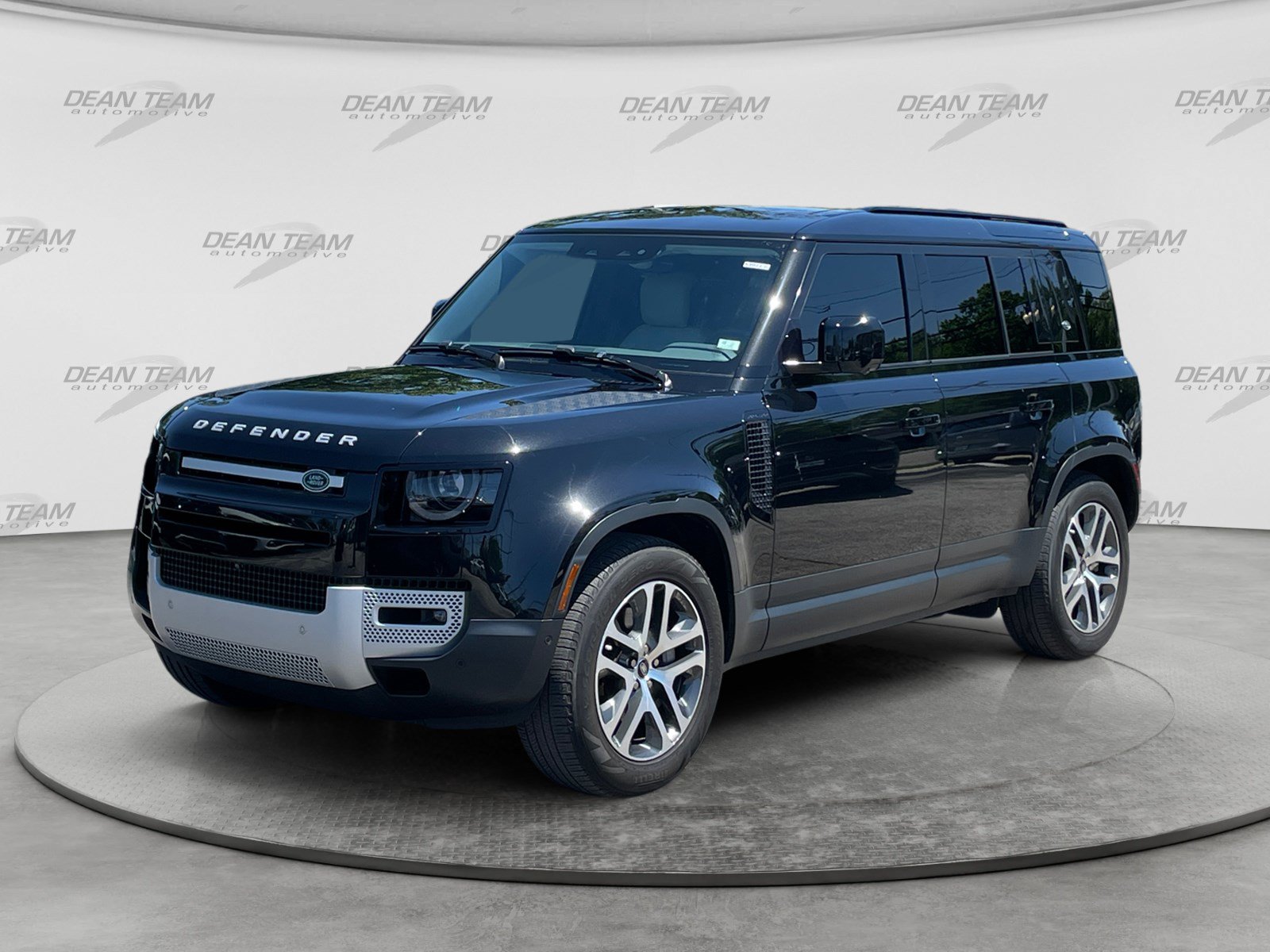 Used 2024 Land Rover Defender 110 S AWD/4WD image 3