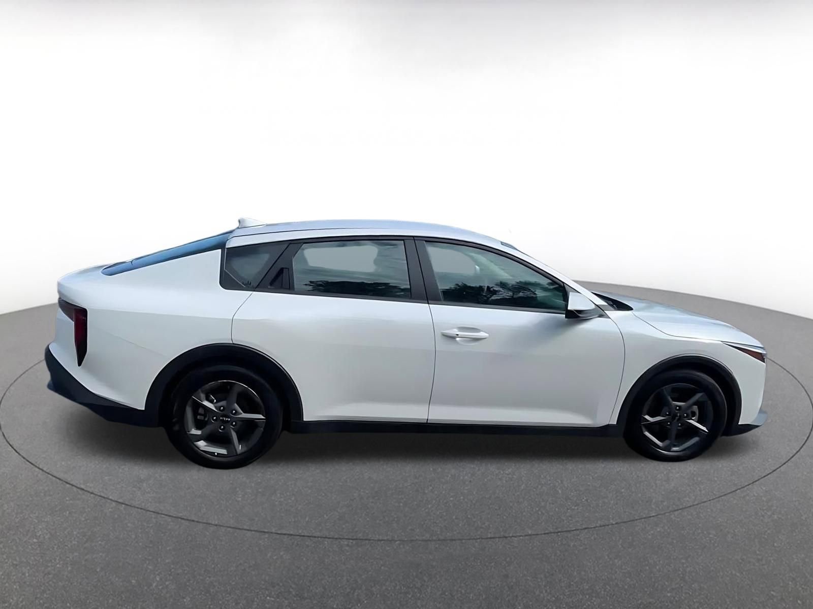 Used 2025 Kia K4 LXS image 15