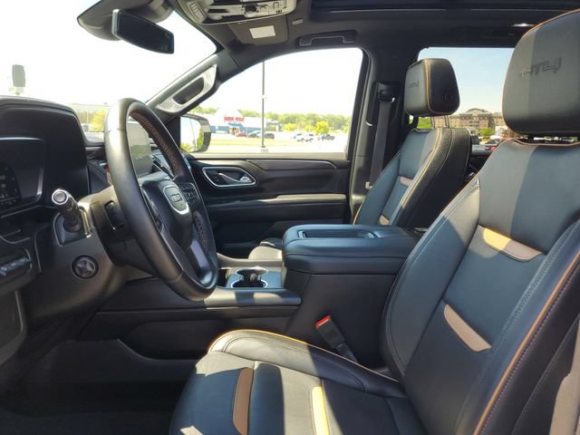 Used 2024 GMC Yukon AT4 w/ Technology Package AWD/4WD image 9