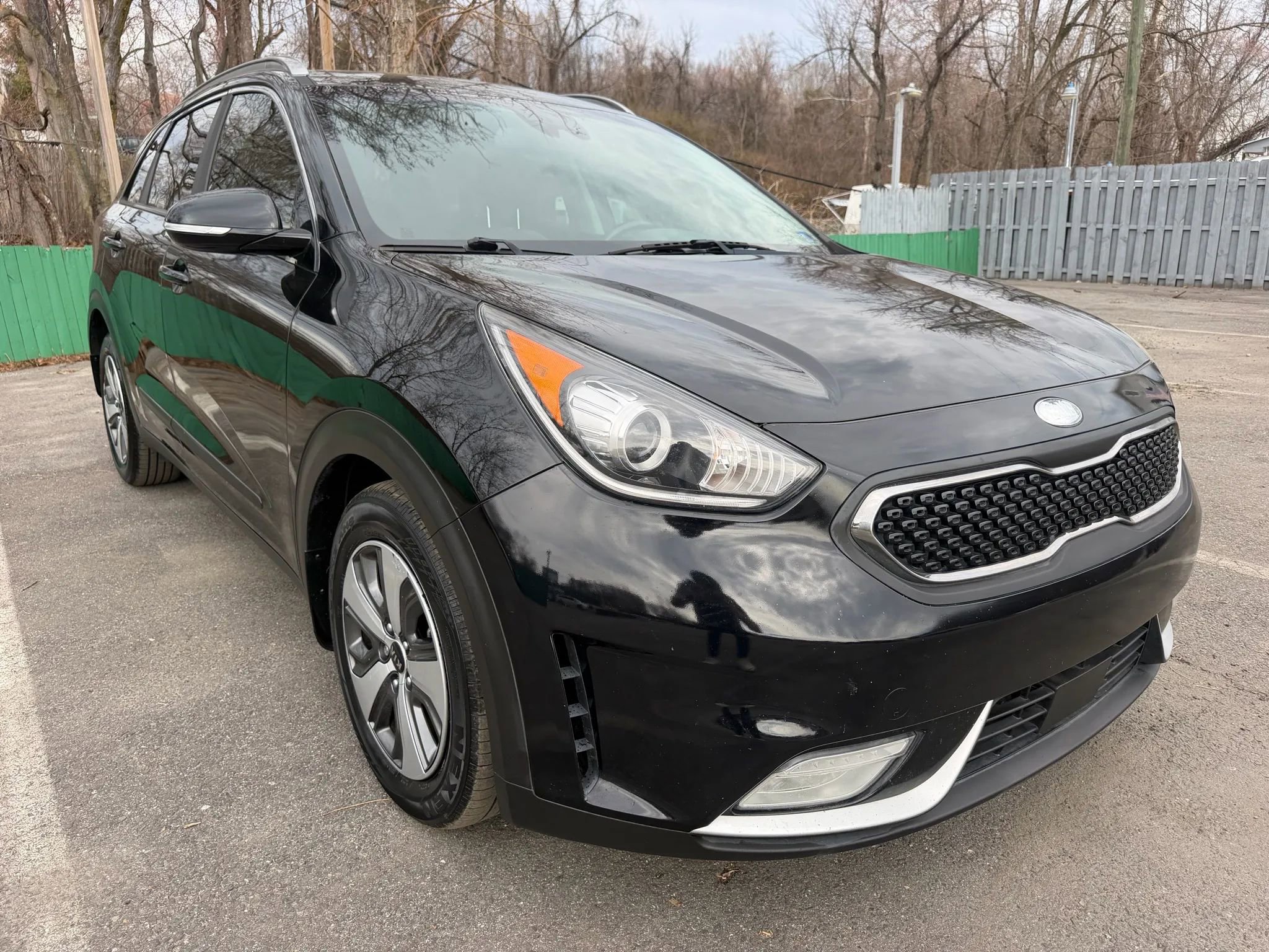 Used 2019 Kia Niro EX image 3