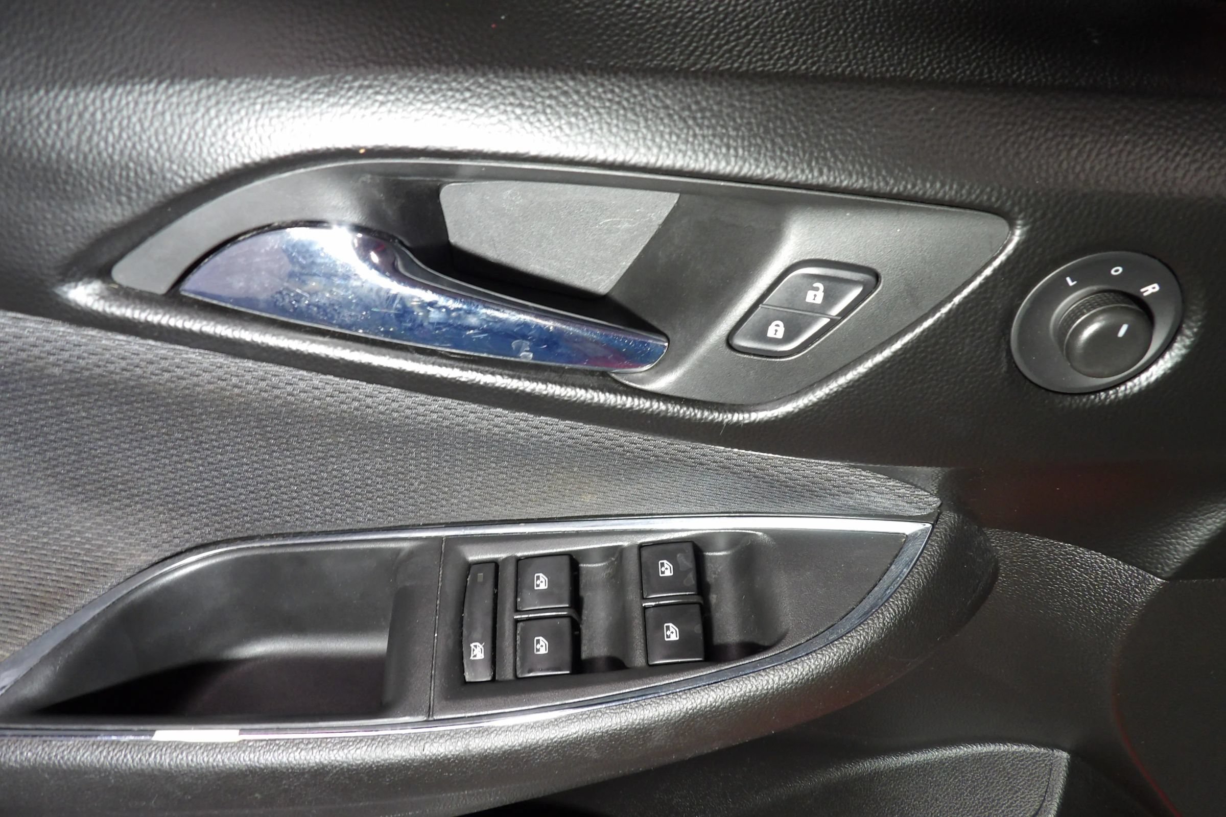 Used 2019 Chevrolet Cruze LS FWD image 7