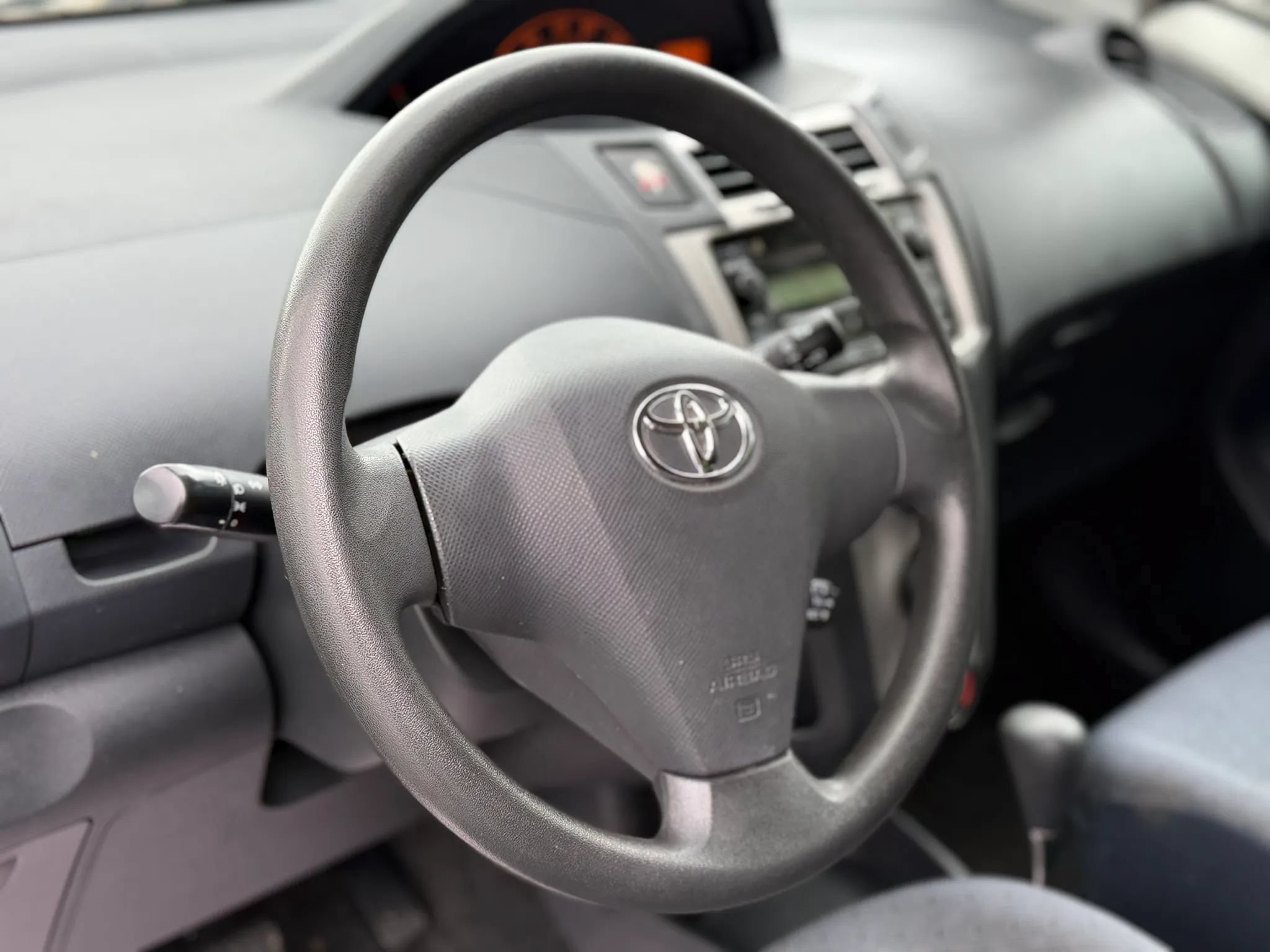 Used 2009 Toyota Yaris S FWD image 11